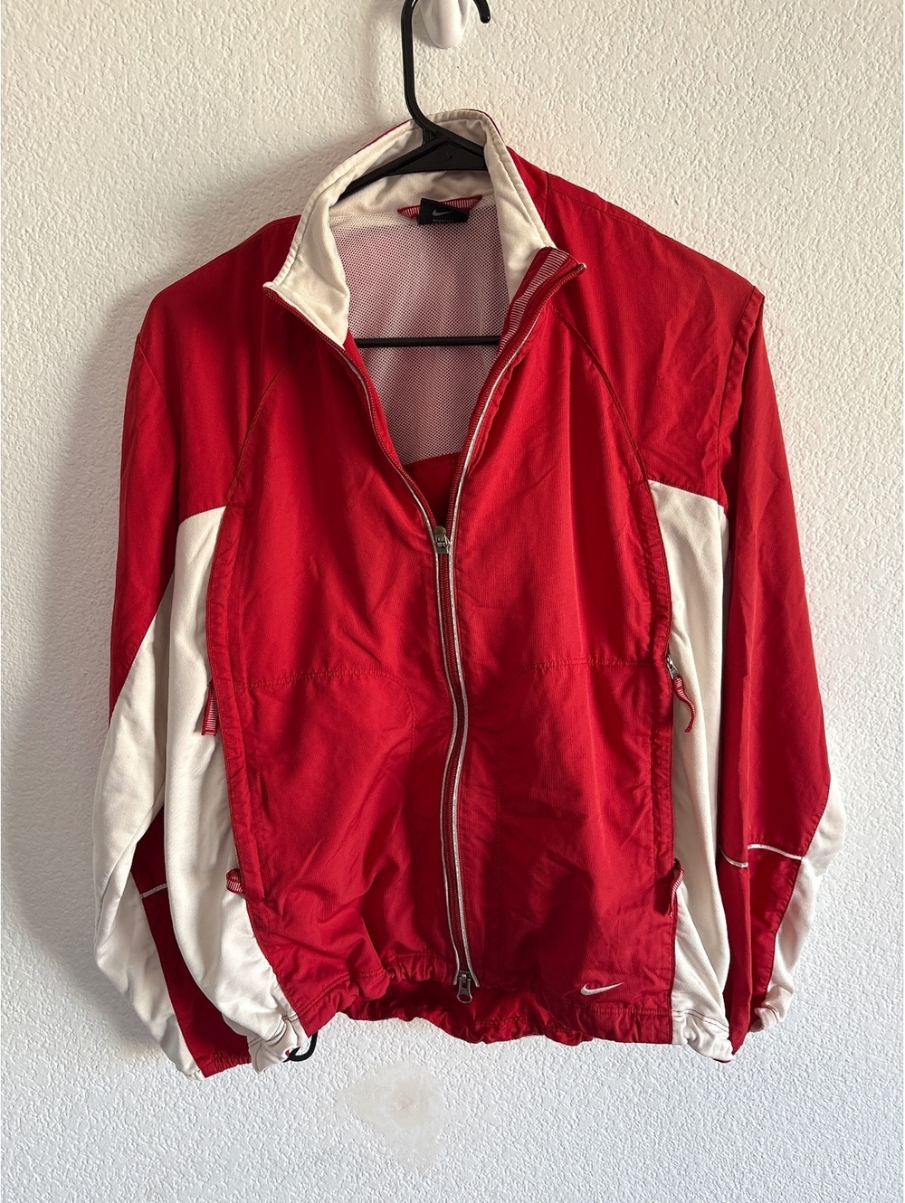 Nike Men's Red and White Lightweight Windbreaker Jacket Size M